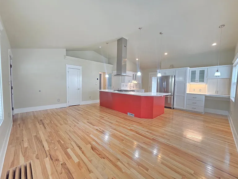 34 W 26th Ave — Photo 2