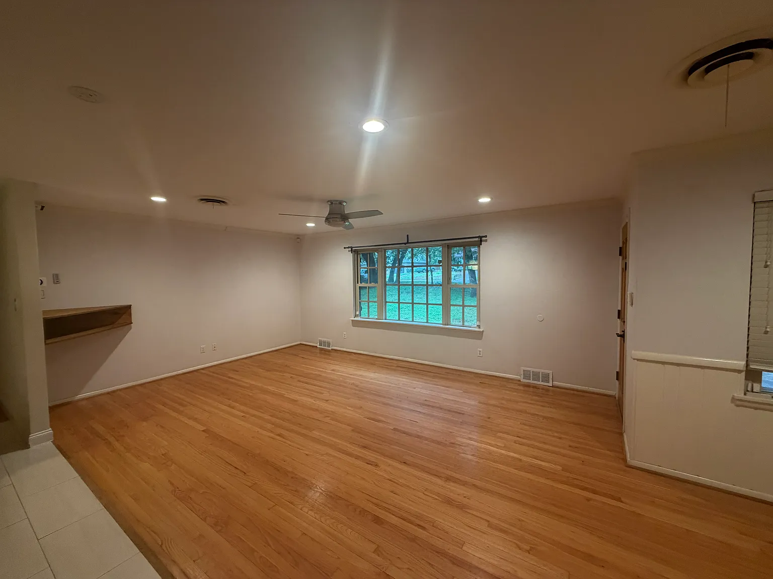 4 bed, 1794 sqft, $2,550 — Photo 2
