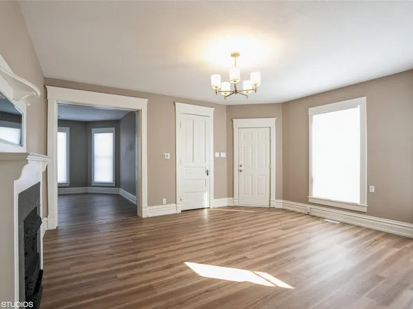 201 E 4th St S, Newton, IA 50208