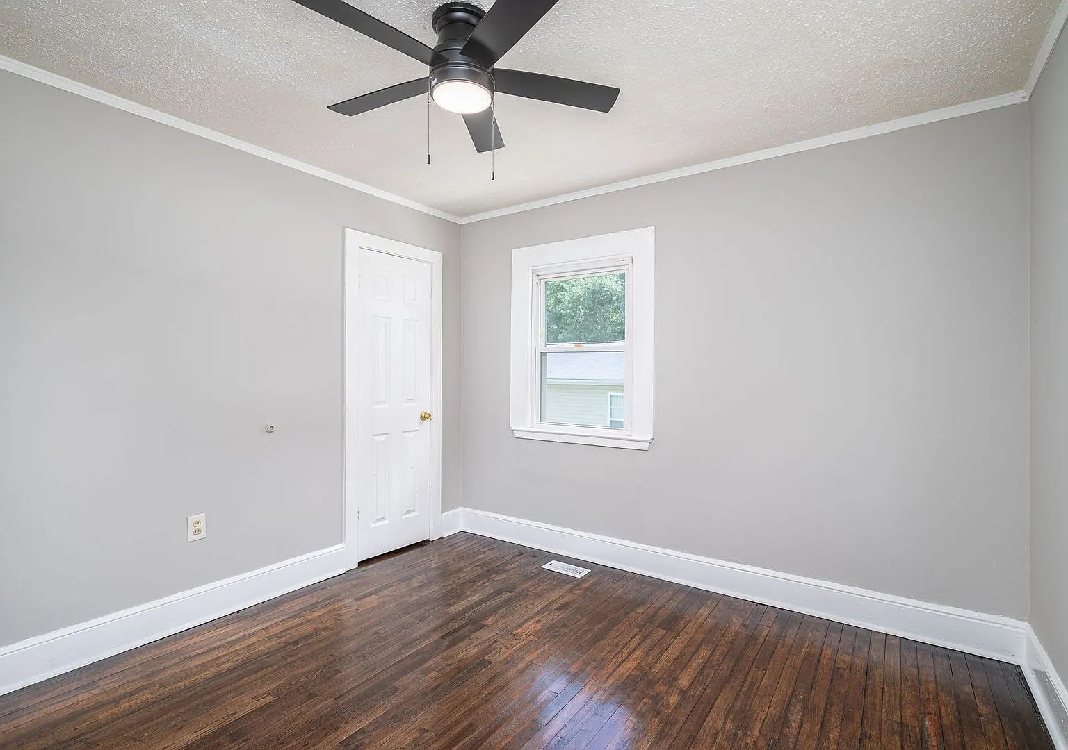 913 Edgemont Avenue — Photo 4