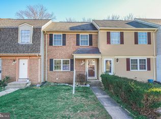 8675 Point Of Woods Dr, Manassas, VA 20110