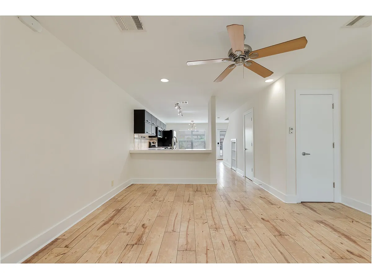 Building Photo - 1101 Grove Blvd #102