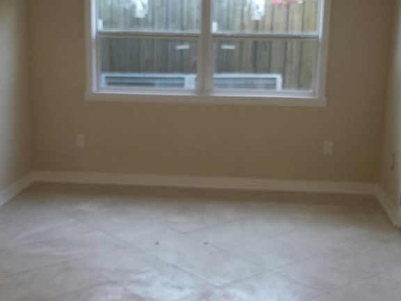 3rd image of 2811 1/2 4th Ave N