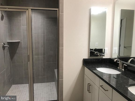 5th image of 42416 Dogwood Glen Sq