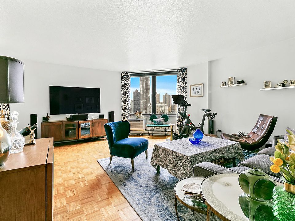 1st image of 1601 3rd Ave APT 15F