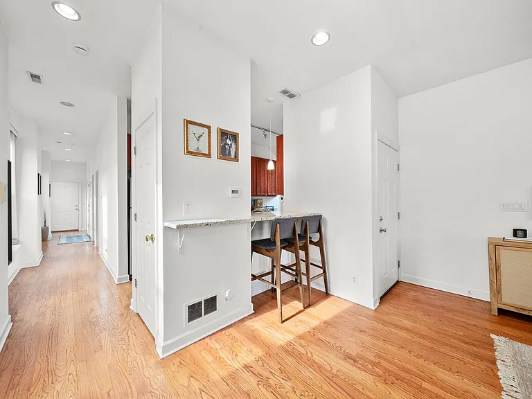 1434 N Bosworth Ave — Photo 12