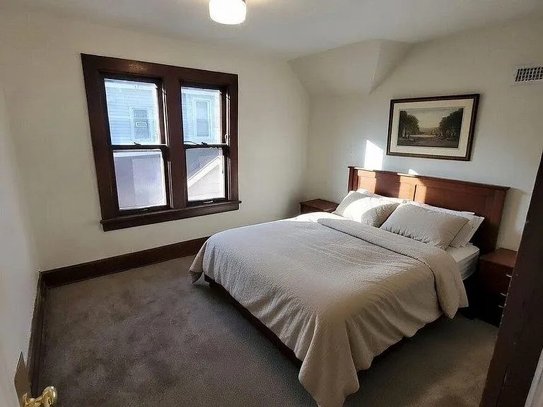 1025 E Land Pl — Photo 8