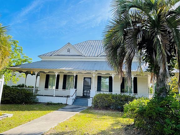 3rd image of 109 College Ave