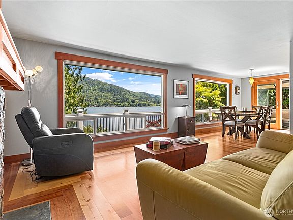 4th image of 482 W Lake Samish Drive