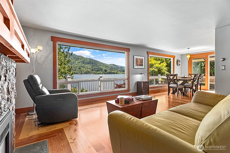 5th image of 482 W Lake Samish Drive