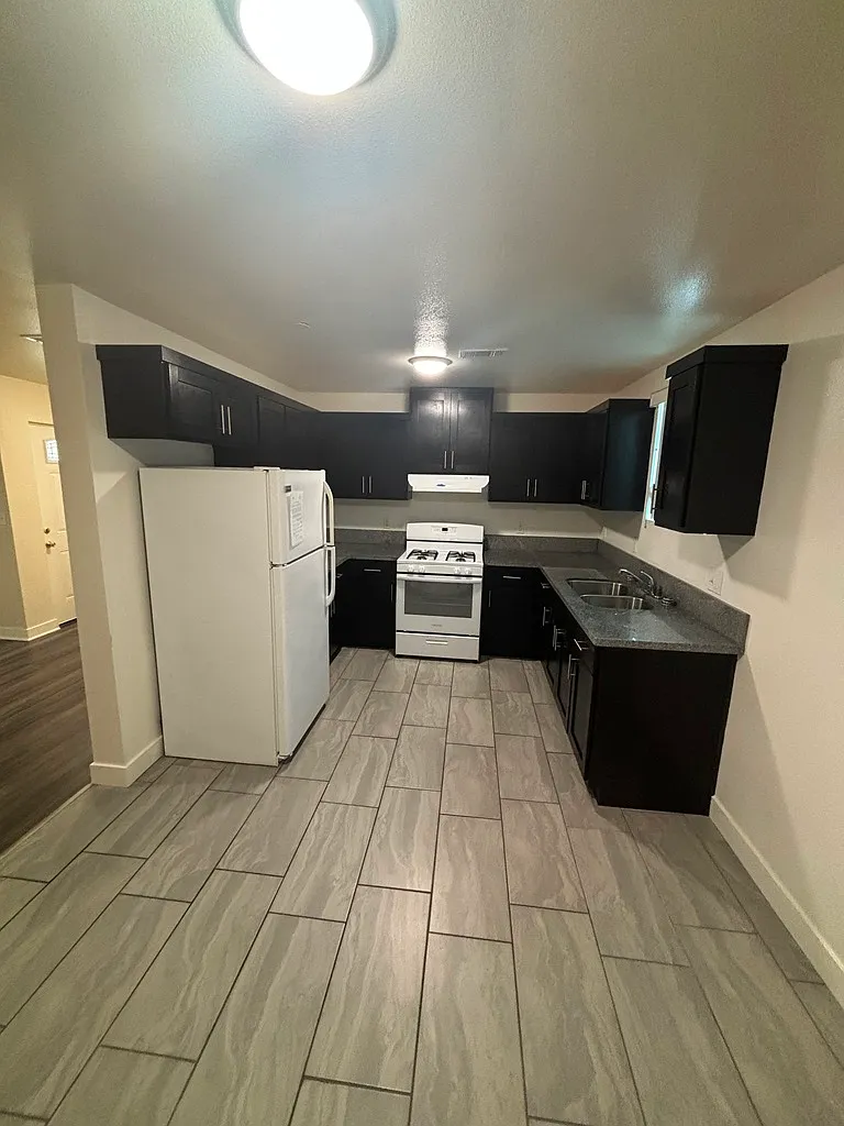 Building Photo - 209 W 49th St