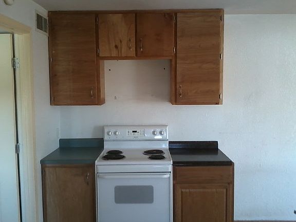 2nd image of 712 Cecil St