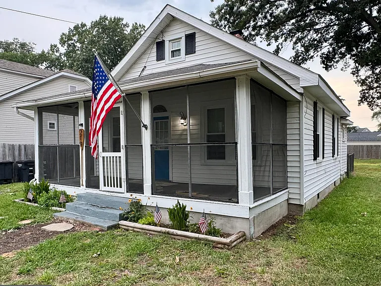 219 Longfellow Ave — Photo 3