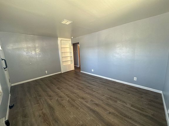 3rd image of 8600 Stella Ave