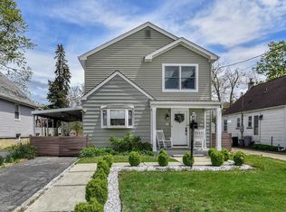 22 Cottonwood Rd, Port Washington, NY 11050