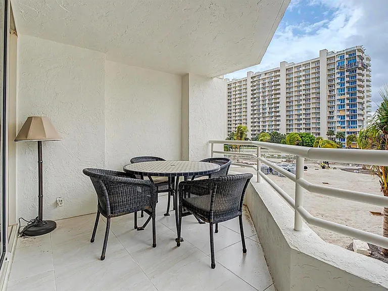 4201 N Ocean Blvd #203 — Photo 21