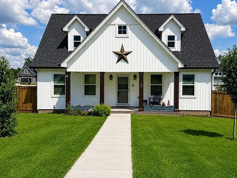 1350 Blake Stone Dr NW — Photo 1