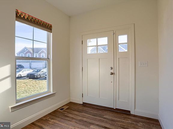 3rd image of 36 Simon Ct