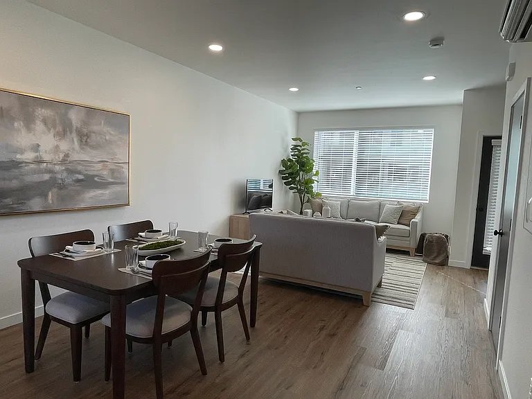 14122 Canyon Rd E — Photo 17