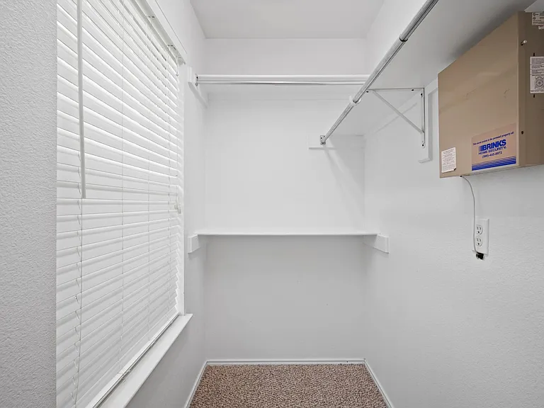 4028 Kyndra Cir — Photo 13