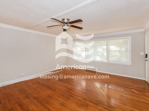 1435173_005_wm_-_living_room_13160773.jpg
