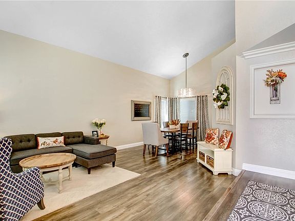 4th image of 12982 Sterling Ave