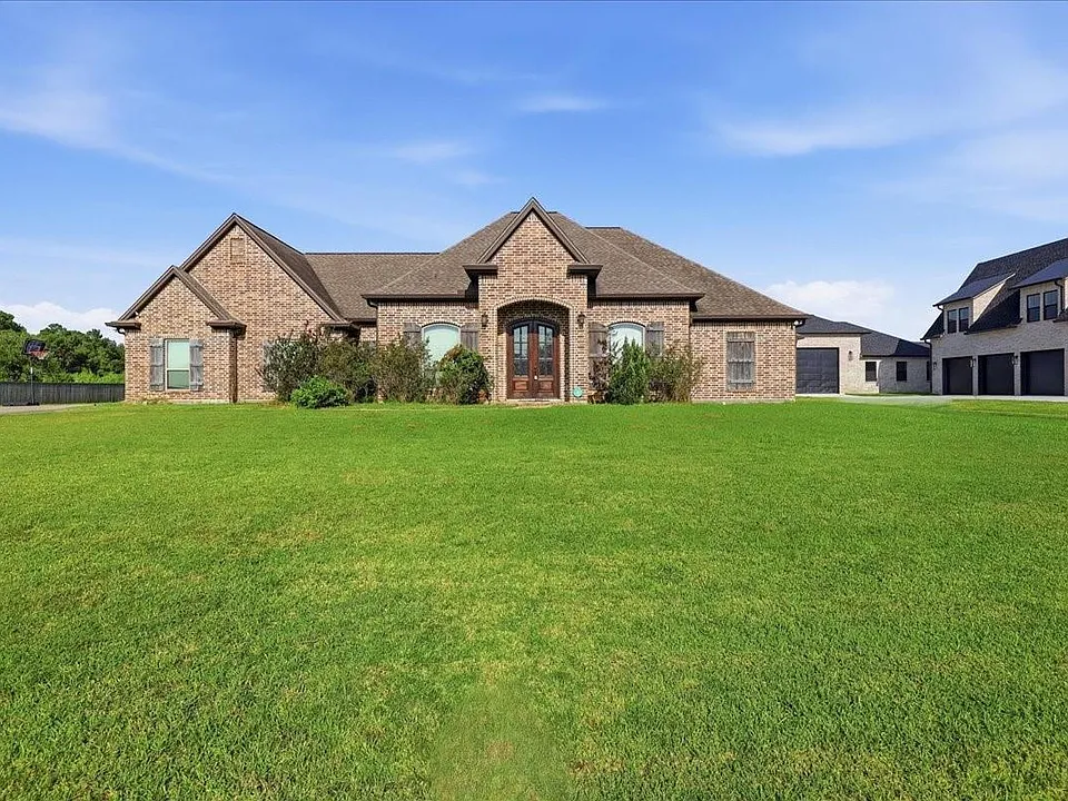 160 Colonial Estates Dr