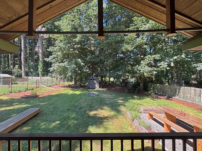 719 Decker Ave — Photo 22