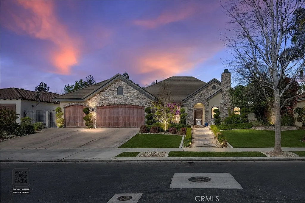 2103 Redmire St photo 1