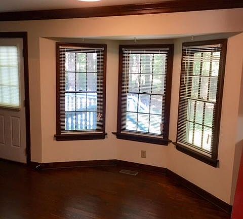 Breakfast nook next to kitchen