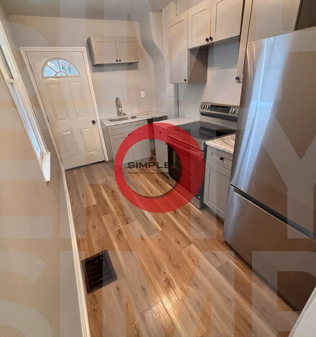 3 bed, $1,425 — Photo 1