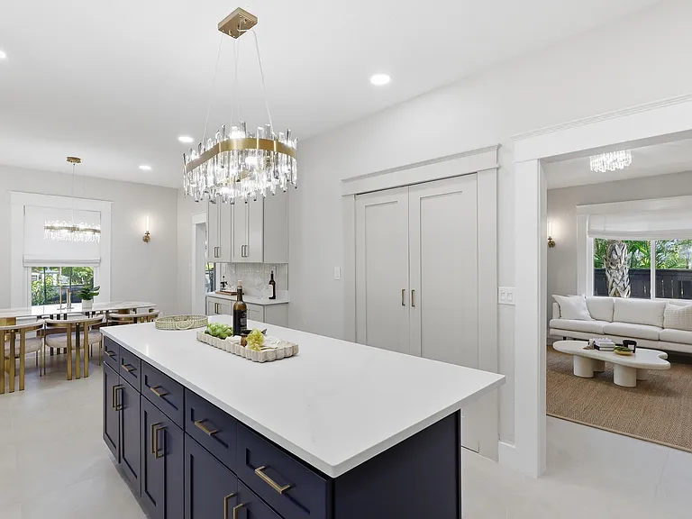 1611 Hyde Park St — Photo 11