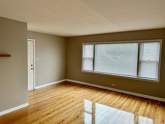 4th image of 829 Harlem Ave #2