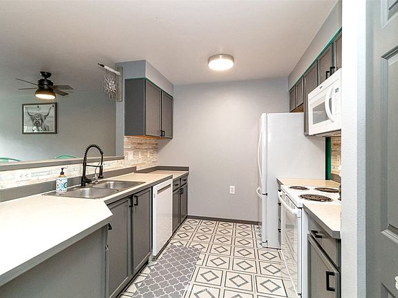 4th image of 8833 1st St NE APT 102