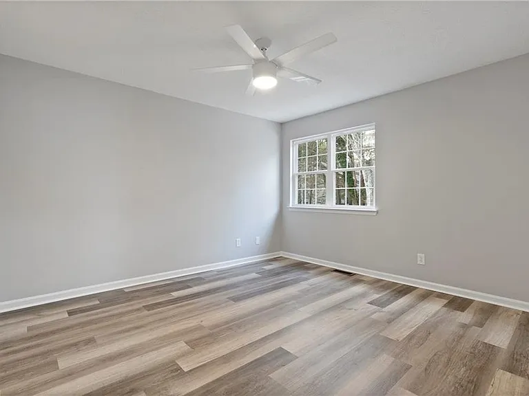 6623 Sevenoaks Dr — Photo 16