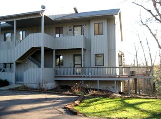 7671 Woodmere Dr, Athens, OH 45701