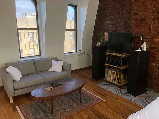 Rented by Keller Williams Realty of Greater Nassau | media 11