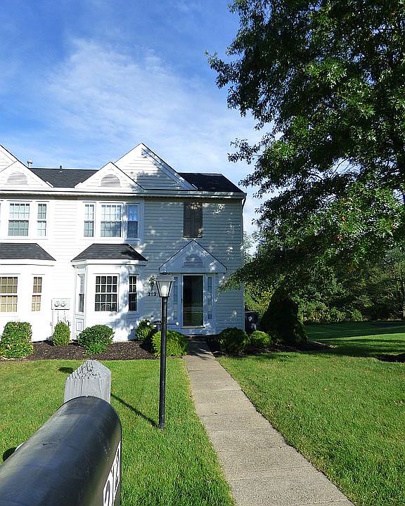 1st image of 212 Cranbrooke Dr