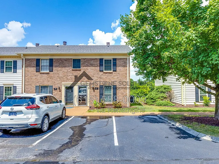 717 Fox Ridge Dr — Photo 1