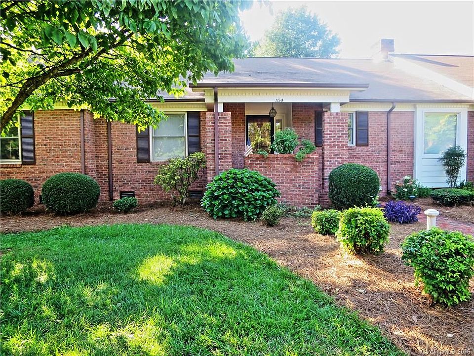 1st image of 104 Swaim Ct #104