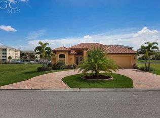 2040 Ottersrest Ln, Cape Coral, FL 33990