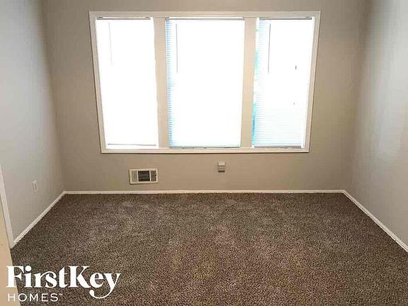4th image of 4067 Ayers Dr