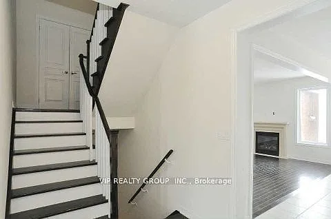 107 Holst Ave — Photo 3