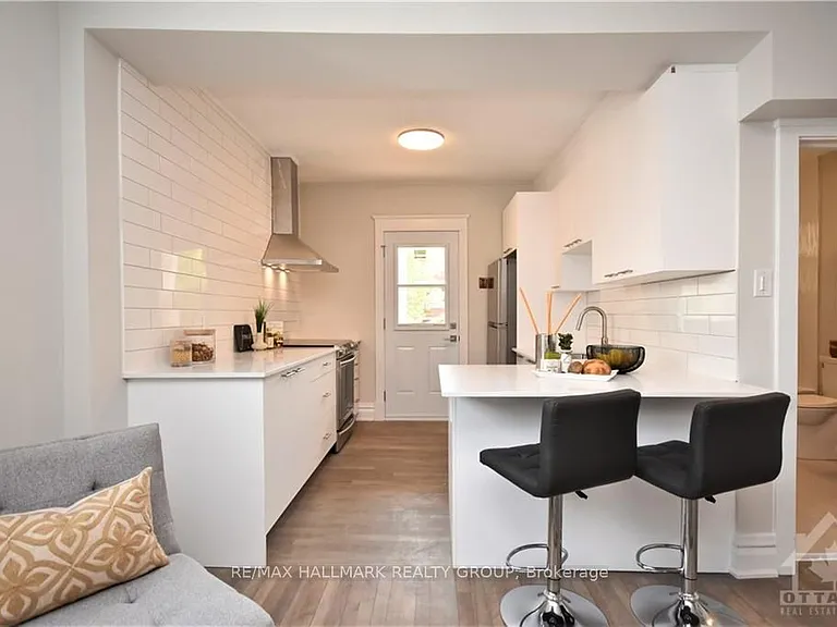375 Mackay St #3 — Photo 6
