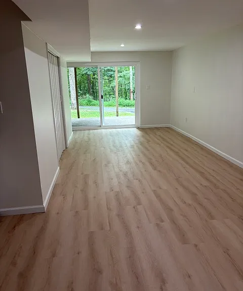 1247 Chateau Dr — Photo 21
