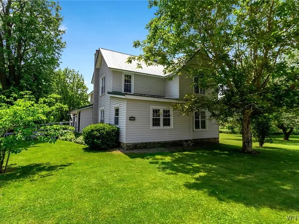 10750 Blair Rd, Medina, NY 14103