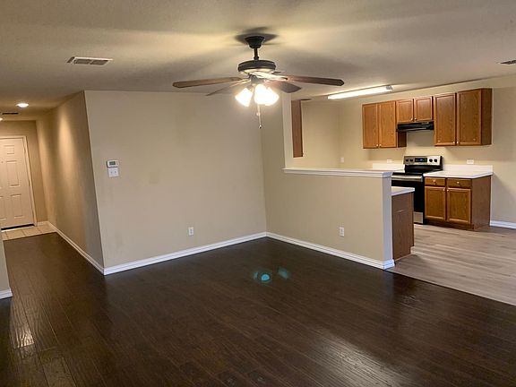 5th image of 1113 Antoinette Dr