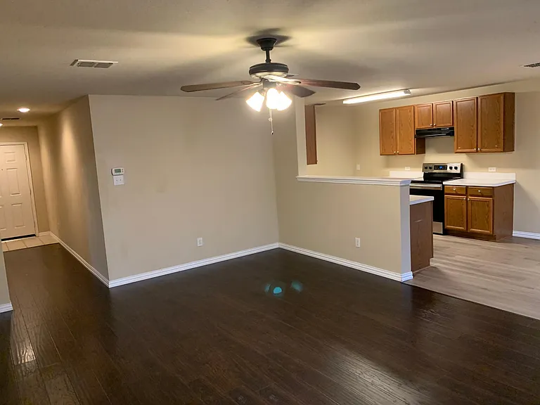 1113 Antoinette Dr — Photo 5