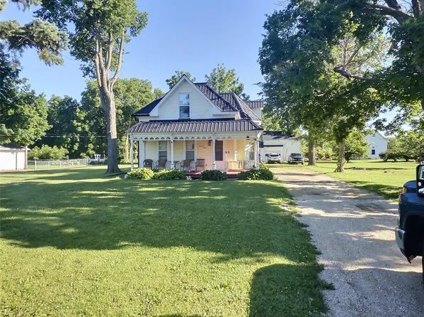 1930 E Ave NW, Cedar Rapids, IA 52405