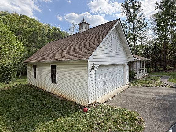 3rd image of 237 Brooks Rd